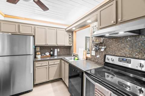 5370 Las Verdes Circle #209, Delray Beach FL - photo 11 of 30