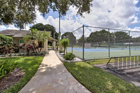 1204 Bahama Bend #B2, Coconut Creek FL - photo 13 of 44