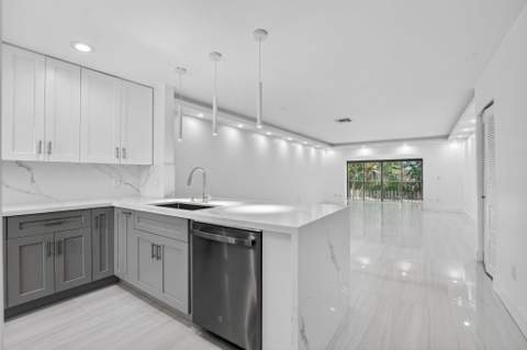 9272 Vista Del Lago #28F, Boca Raton FL - photo 7 of 40