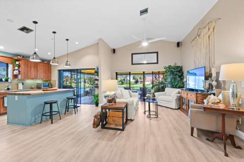 108 Executive Circle, Boynton Beach FL - photo 10 of 52