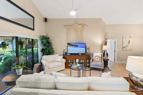 108 Executive Circle, Boynton Beach FL - photo 9 of 52