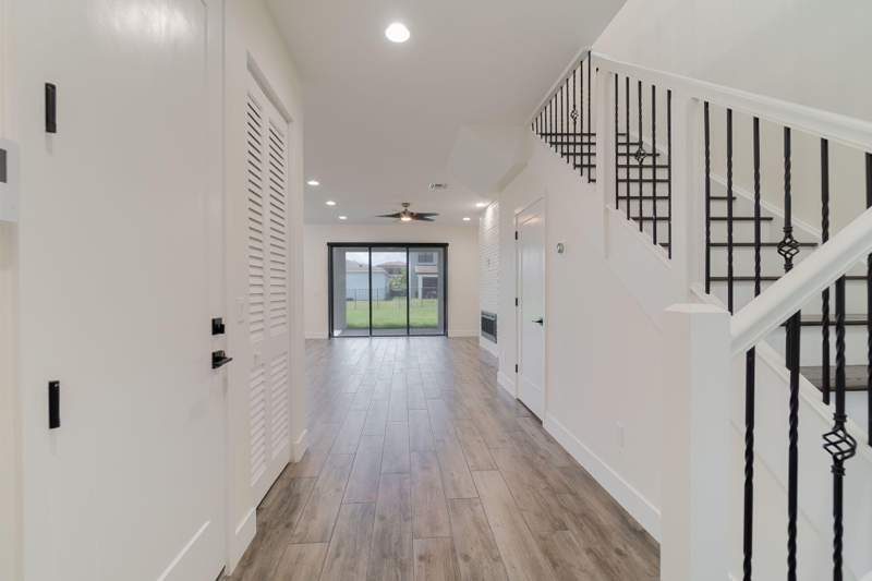 4 bedroom Single Family Residence at 5447 Starfish Road, Sky Cove Phase 1 A, Westlake — photo 3