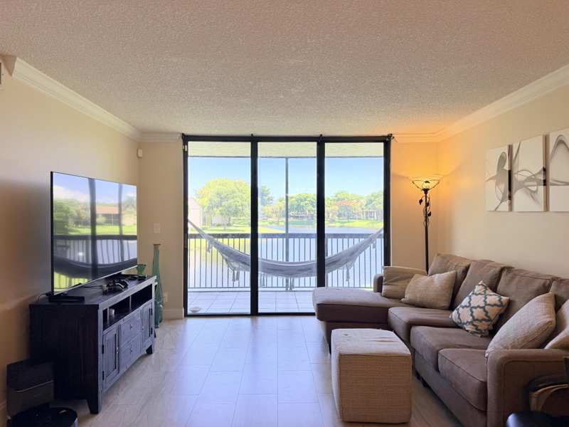 1 bedroom Condominium at 1266 S Military Trail #525, Clearwater Of Meadowlakes Condo, Deerfield Beach — photo 1