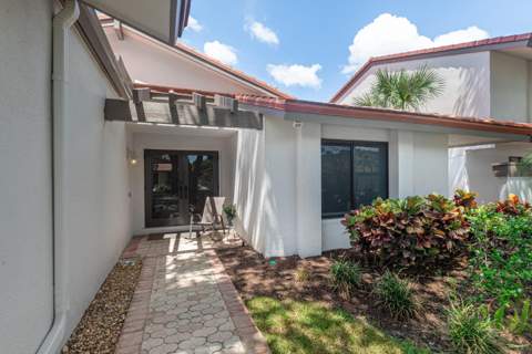 627 Hollows Circle, Deerfield Beach FL - photo 6 of 52
