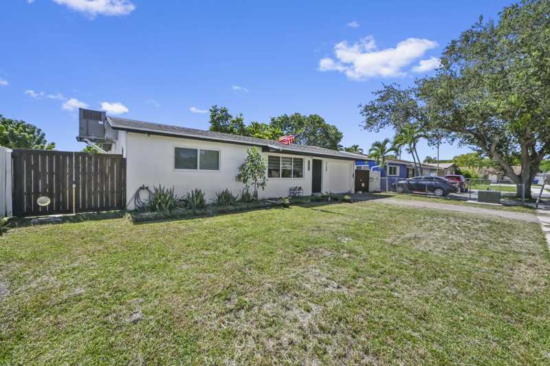 3 bedroom Single Family Residence at 1100 N 57th Terrace, Hollywood Beach Heights Park , Hollywood — photo 1