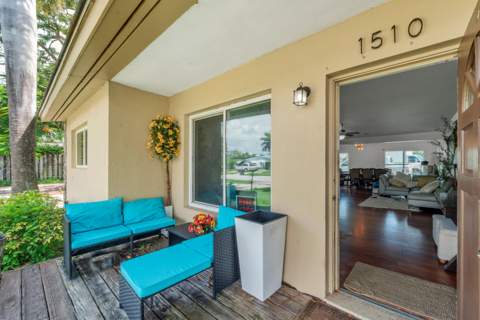 1510 Crest Drive, Lake Worth FL - photo 8 of 34