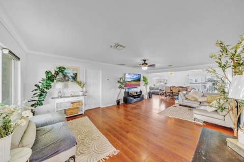 1510 Crest Drive, Lake Worth FL - photo 12 of 34