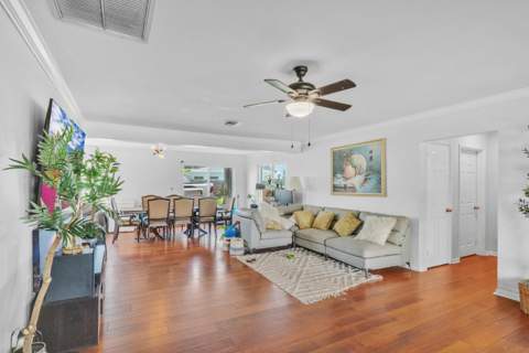 1510 Crest Drive, Lake Worth FL - photo 13 of 34