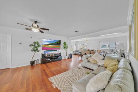 1510 Crest Drive, Lake Worth FL - photo 14 of 34