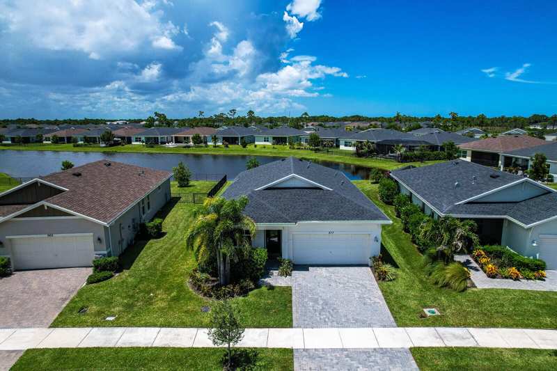 3 bedroom Single Family Residence at 977 SE Crosswood Way, Veranda Preserve West Phase 3, Port St. Lucie — photo 1