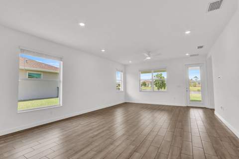 977 SE Crosswood Way, Port St. Lucie FL - photo 16 of 35