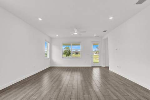 977 SE Crosswood Way, Port St. Lucie FL - photo 18 of 35