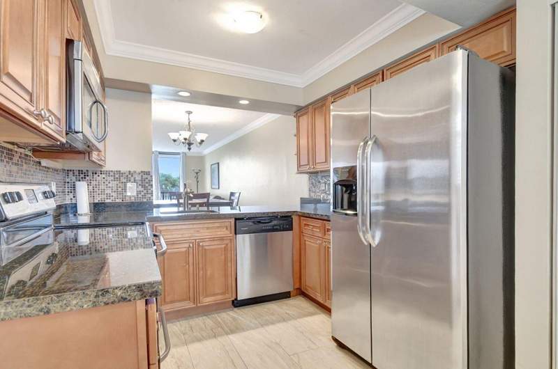 1 bedroom Condominium at 1266 S Military Trail #525, Clearwater Of Meadowlakes Condo, Deerfield Beach — photo 4