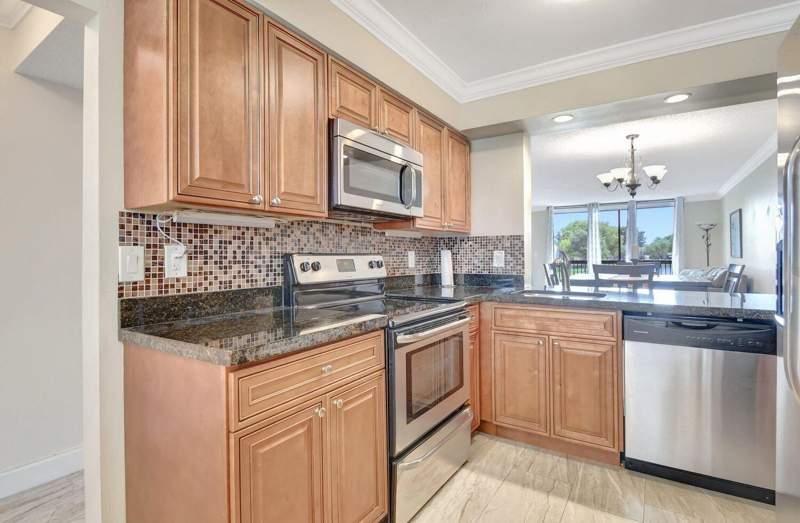 1 bedroom Condominium at 1266 S Military Trail #525, Clearwater Of Meadowlakes Condo, Deerfield Beach — photo 5