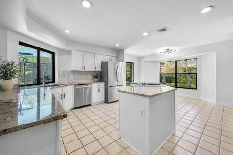 1506 Wiltshire Village Drive, Wellington FL - photo 10 of 33