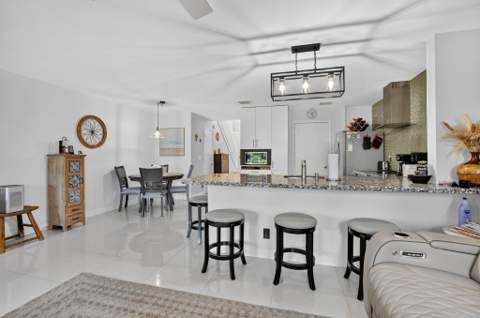 2260 Discovery Circle, Deerfield Beach FL - photo 13 of 43
