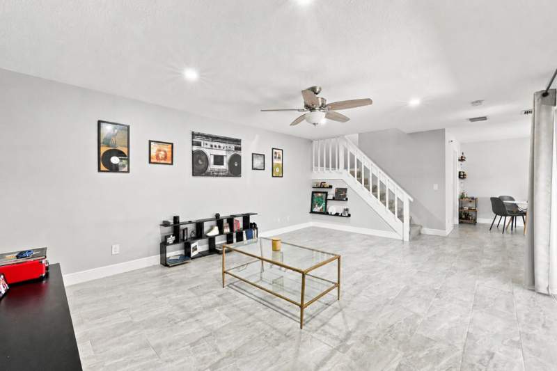 2 bedroom Townhouse at 4165 Turnberry Circle #24, Village Of Turnberry, Lake Worth — photo 4