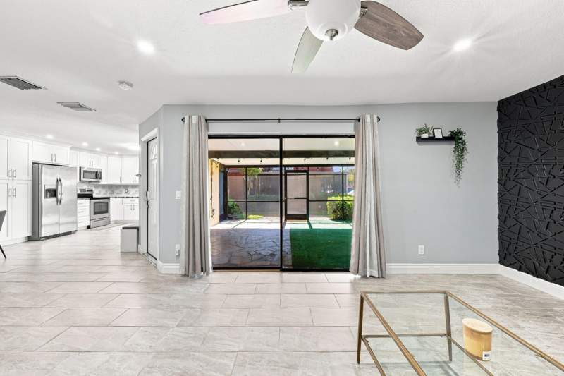 2 bedroom Townhouse at 4165 Turnberry Circle #24, Village Of Turnberry, Lake Worth — photo 5