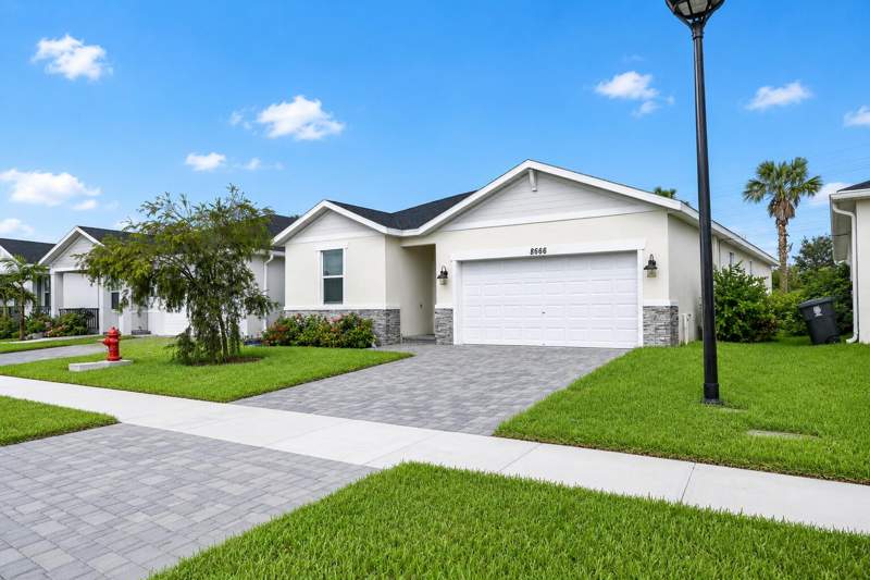 4 bedroom Single Family Residence at 8666 Dahlia Circle, Azalea, Port St. Lucie — photo 2
