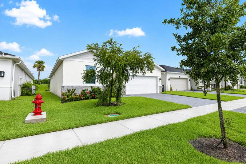 4 bedroom Single Family Residence at 8666 Dahlia Circle, Azalea, Port St. Lucie — photo 3