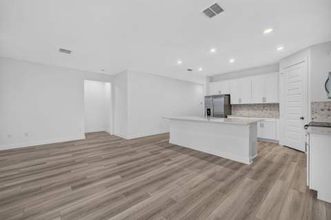 8666 Dahlia Circle, Port St. Lucie FL - photo 8 of 42