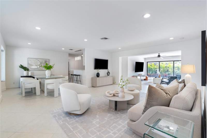 5 bedroom Single Family Residence at 2280 NE 62nd Street, Imperial Point 3rd Sec, Fort Lauderdale — photo 2