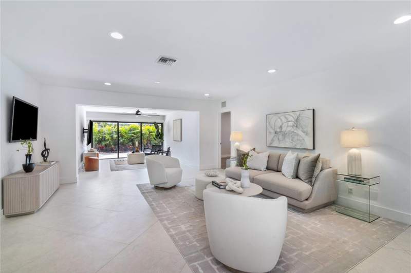 5 bedroom Single Family Residence at 2280 NE 62nd Street, Imperial Point 3rd Sec, Fort Lauderdale — photo 4
