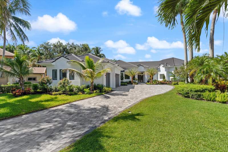 5 bedroom Single Family Residence at 2525 Seminole Circle, Bear Lakes Estates North, West Palm Beach — photo 3