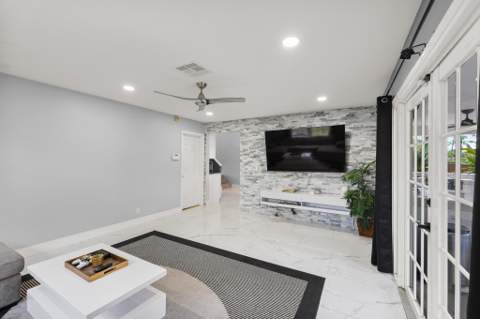 6785 Escondida Drive, Lake Clarke Shores FL - photo 14 of 34