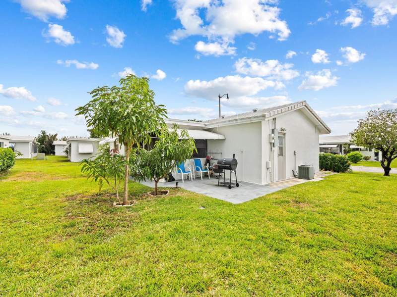 2 bedroom Single Family Residence at 210 NW 25th Court, Leisureville First Sec, Pompano Beach — photo 3