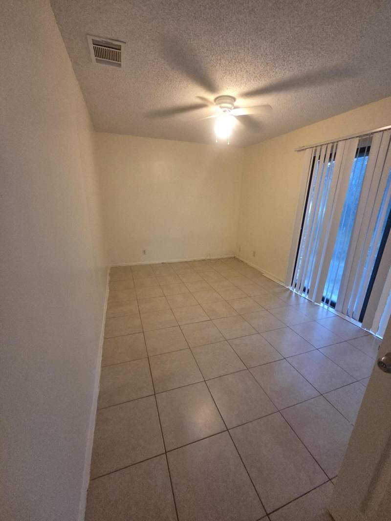 3 bedroom Single Family Residence at 1917 SE Burgundy Lane, South Port St Lucie Unit 15, Port St. Lucie — photo 5