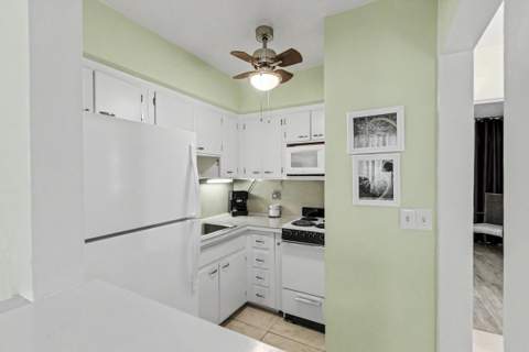 801 Atlantic Shores Boulevard #104, Hallandale Beach FL - photo 14 of 42