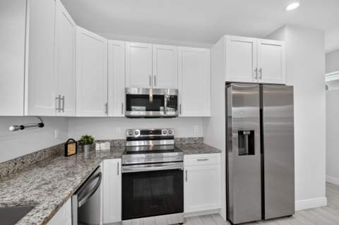 2694 Nokomis Avenue, West Palm Beach FL - photo 13 of 38