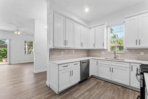 542 Tomahawk Court, Palm Beach Gardens FL - photo 12 of 49