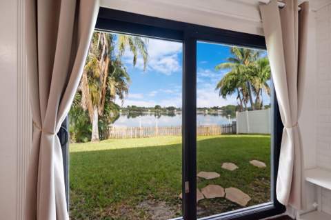 510 NW 93rd Terrace, Pembroke Pines FL - photo 10 of 28