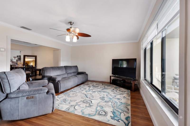 4 bedroom Single Family Residence at 510 NW 93rd Terrace, Pasadena Lakes South, Pembroke Pines — photo 5