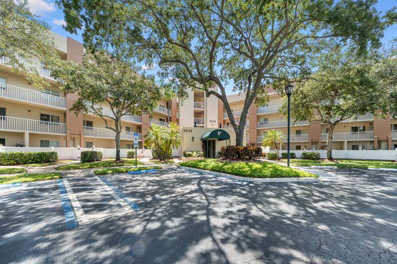 2 bedroom Condominium at 9539 Weldon Circle #F408, Weldon Condominium F, Tamarac — photo 3
