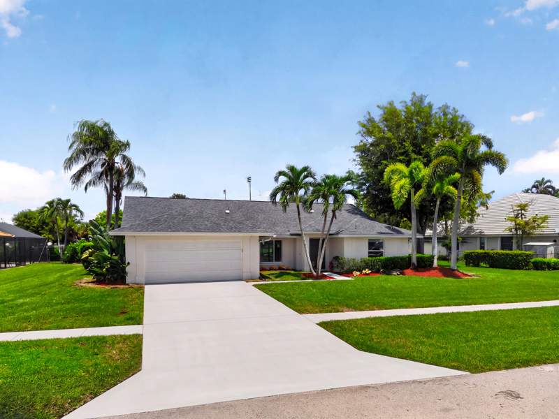 4 bedroom Single Family Residence at 13708 Folkestone Circle, Greenview Shores 2 Of Wellington, Wellington — photo 4