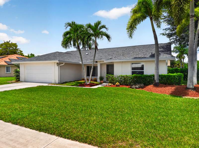 4 bedroom Single Family Residence at 13708 Folkestone Circle, Greenview Shores 2 Of Wellington, Wellington — photo 5