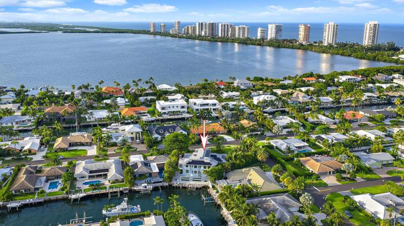 5 bedroom Single Family Residence at 1121 Fairview Lane, Palm Beach Isles 2, Singer Island — photo 4