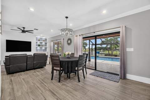 3725 Cypress Lake Drive, Lake Worth FL - photo 12 of 47