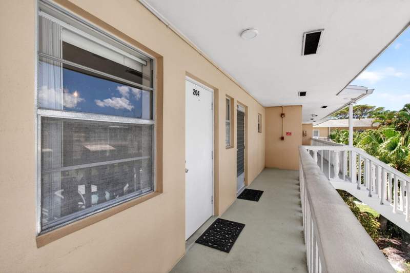 1 bedroom Condominium at 2101 NE 1st Court #204, Village Royale Condo 1, Boynton Beach — photo 3