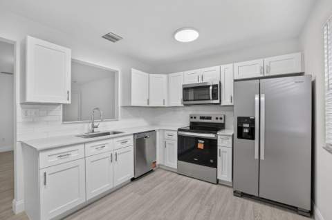 2855 NW 8th Court, Fort Lauderdale FL - photo 6 of 15