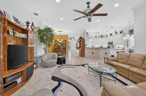 13064 Aliso Beach Drive, Delray Beach FL - photo 6 of 57
