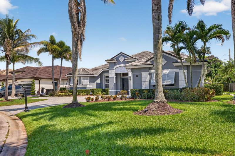4 bedroom Single Family Residence at 755 SW River Bend Circle, Lost River Bend, Stuart — photo 3