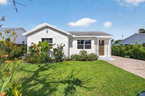 1309 N Palmway, Lake Worth Beach FL - photo 7 of 56