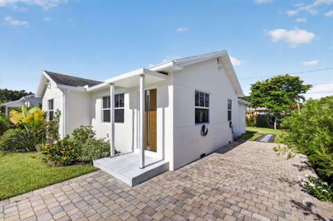 1309 N Palmway, Lake Worth Beach FL - photo 8 of 56