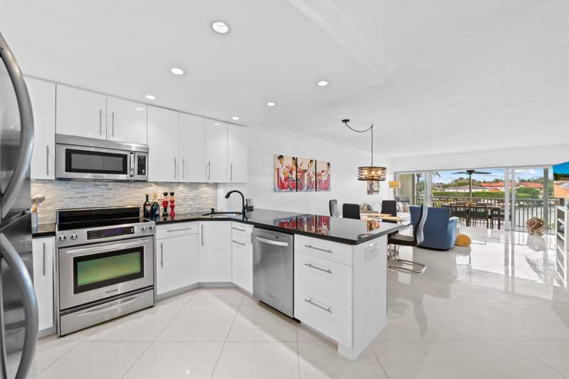 2 bedroom Condominium at 400 N Federal Highway #315, River House Towers Condo, Deerfield Beach — photo 4