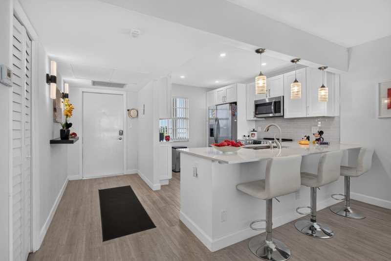 2 bedroom Condominium at 575 Oaks Lane #709, No 61 Palm-Aire Country Club, Pompano Beach — photo 1