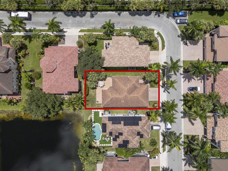 5 bedroom Single Family Residence at 120 NW 117th Terrace, Saraceno , Plantation — photo 3